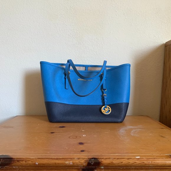 MICHAEL KORS like a brand new large Tote Bag